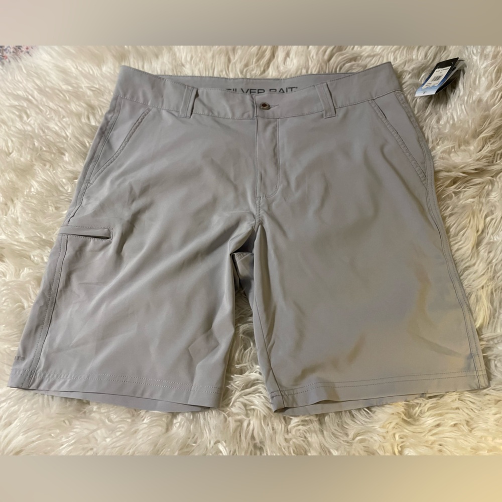 Silver Bait NWT Men’s Performance Grey Shorts. Size 38